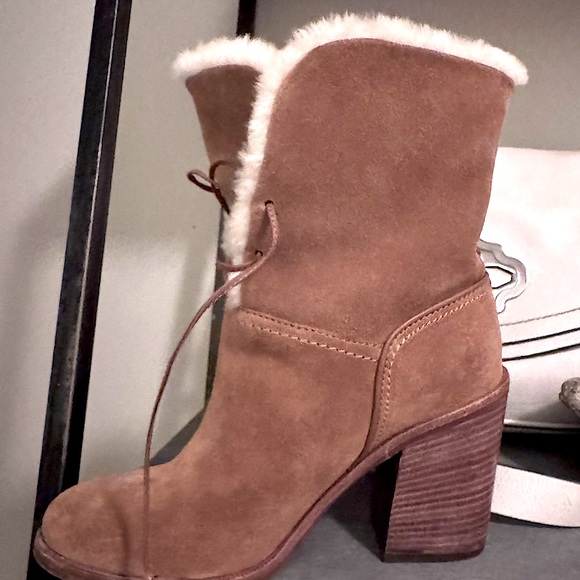 New UGG Jerene Shearling Bootie in Chestnut
Size 8 MSRP $250 - Picture 7 of 10